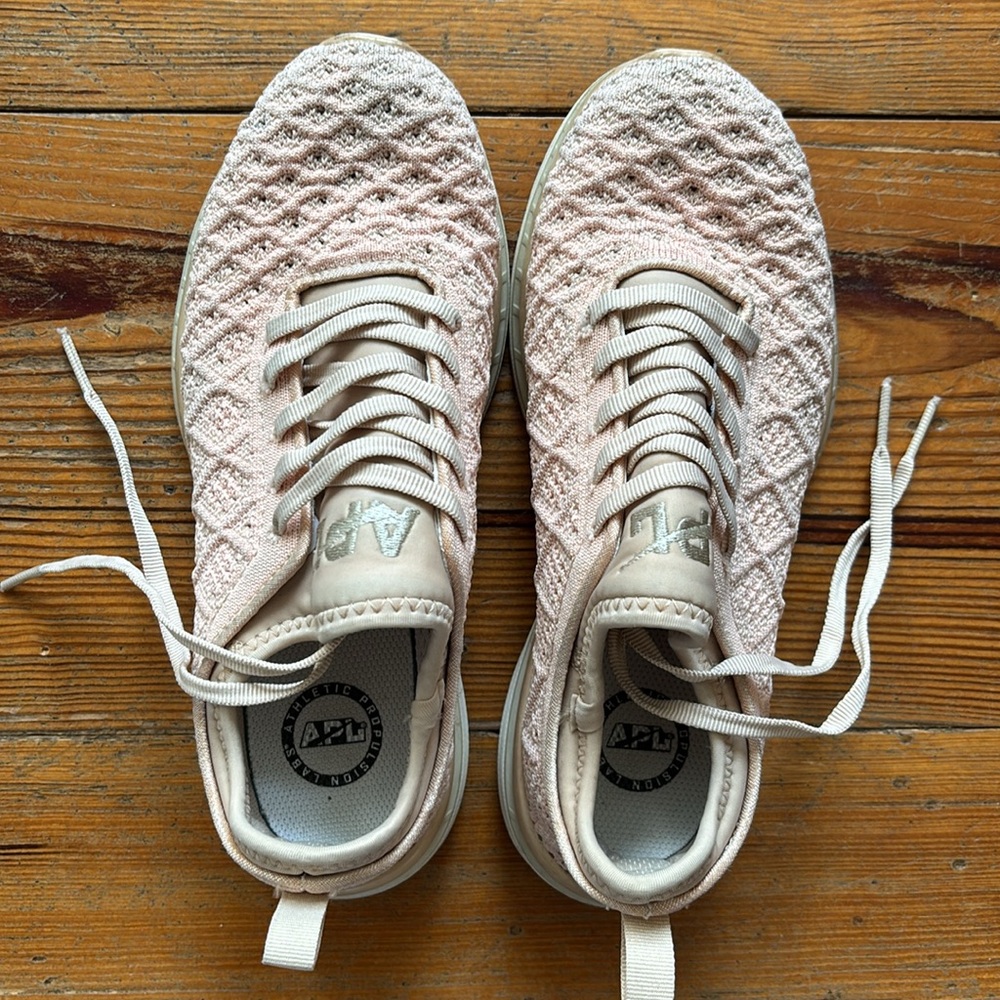 APL Techloom Phantom W in pink, size 5.5